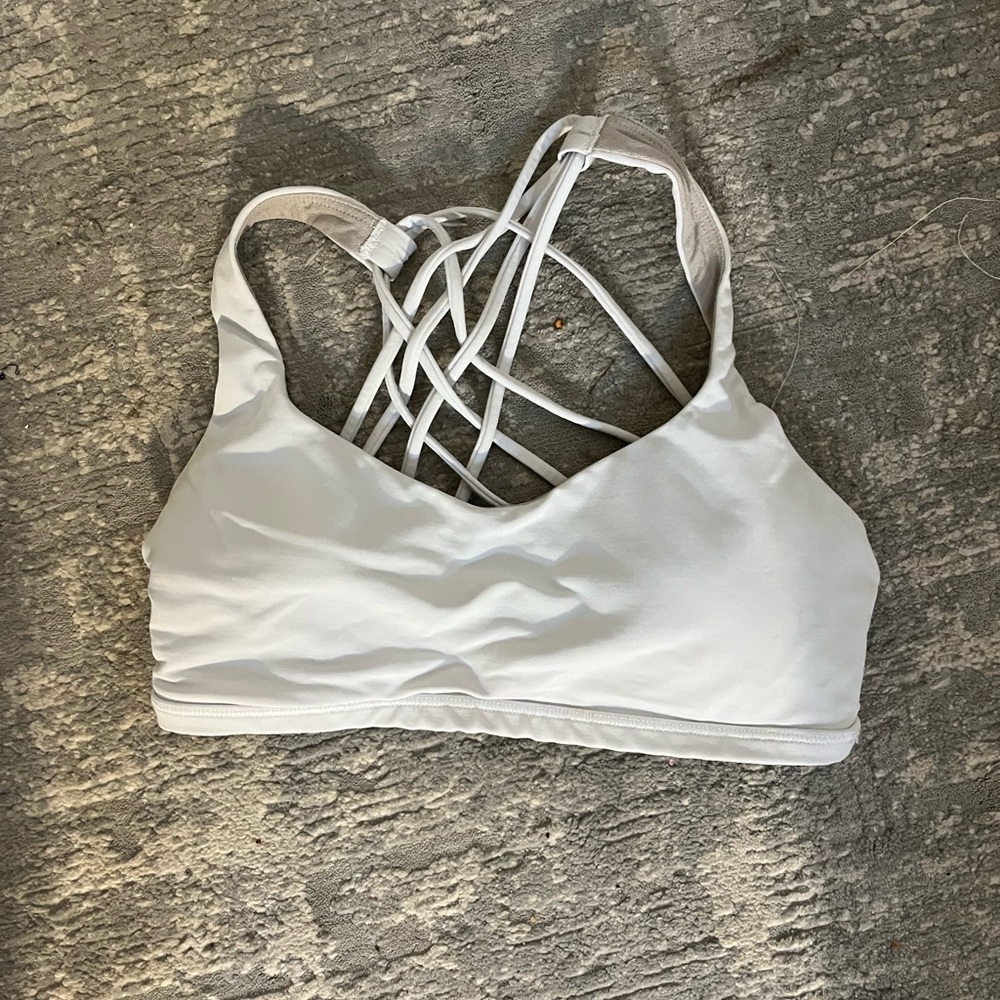 Lululemon free to be bra
